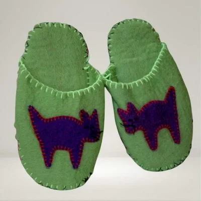Kids felt slippers Fair Trade cat design Green